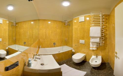 Hotel Cles Εξωτερικό φωτογραφία