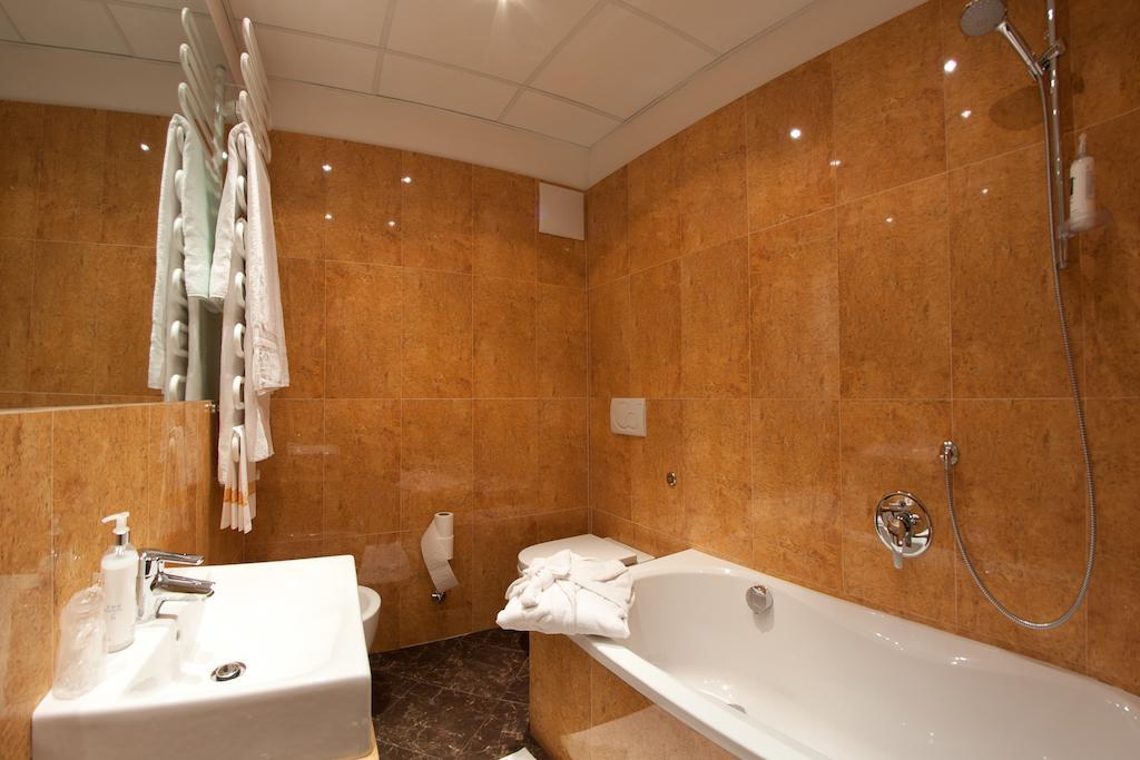 Hotel Cles Δωμάτιο φωτογραφία