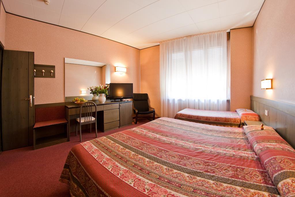 Hotel Cles Εξωτερικό φωτογραφία