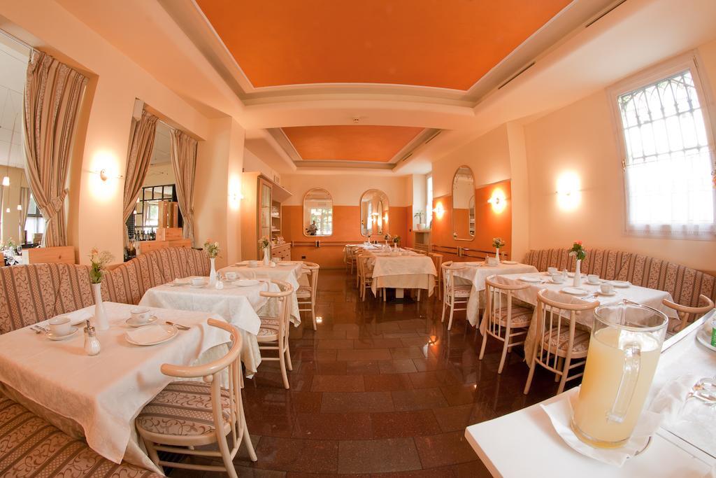Hotel Cles Εξωτερικό φωτογραφία